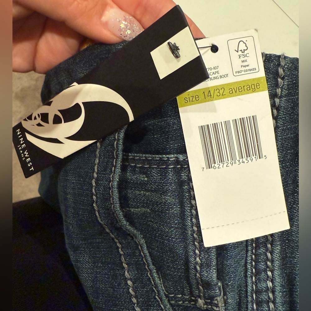 Nine West Flare Jean Medium Wash Pocket Detail Women’s Size 14/32 New with Tag - Picture 3 of 4